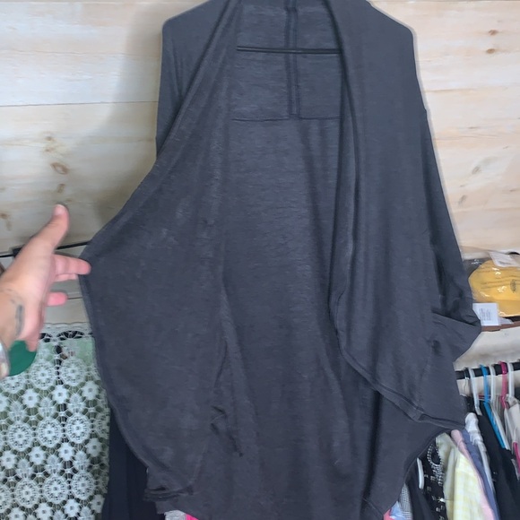 Lululemon- Sweatshirt Cardigan- Open Front- Size 8- Black w/ Pockets - Picture 4 of 10